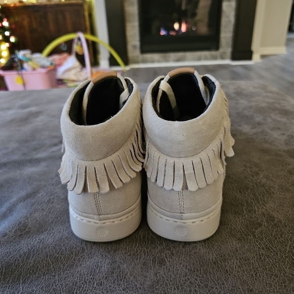 UGG Unisex Cali Fringe Suede Leather High-Top Sneaker - Picture 6 of 8